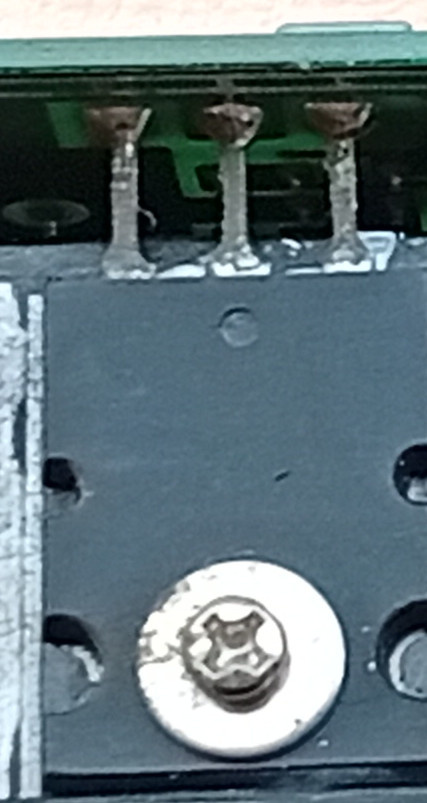 2SA1943